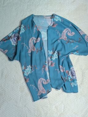 Light Blue Floral Open-Front Kimono